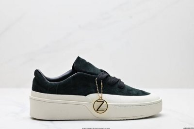公司级Adidas Labcourt 百搭休闲轻松舒适 耐磨透气低帮 板鞋 男女同款 鞋面使用了绒毛麂皮 ，鞋面和鞋底连接处使用了包边处理，看起来更加精致有型;