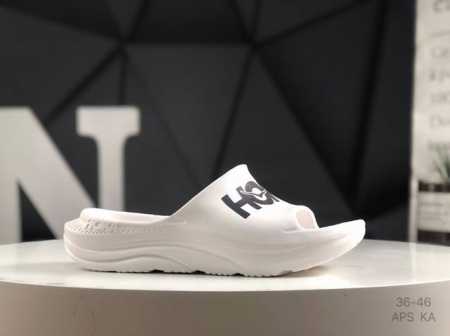 hoka One One夏奥拉Mule户外缓震 拖鞋。流线型融合极简美学，包头鞋面，对脚掌有更好的包裹性，也满足防碰撞的功能性。鞋面多处开孔的气流通道，有助于空 - 点击图像关闭