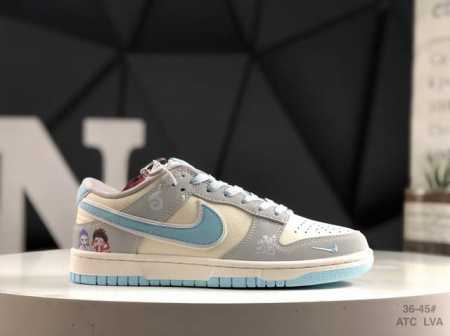 310 Nike Dunk Low 哪吒限定 灰白蓝勾 此款主张打破传统的工业化流水线设计限制，以Made By Ideas的超级创意为理念，集结众多潮流设计师 - 点击图像关闭