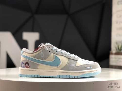 310 Nike Dunk Low 哪吒限定 灰白蓝勾 此款主张打破传统的工业化流水线设计限制，以Made By Ideas的超级创意为理念，集结众多潮流设计师