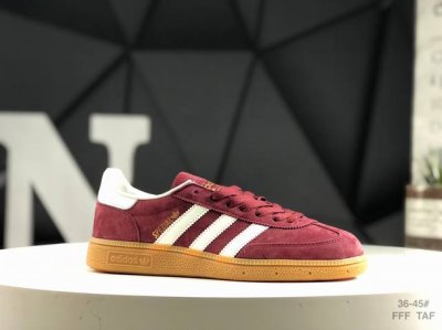 140 真标带半码Adidas Handball Spezial阿迪达斯经典款 复古休闲板鞋 #全鞋采用反毛皮制作 牛筋耐磨大底 承载青春情怀的板鞋 经典三条杠