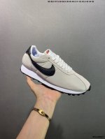 nike Wld-1000 休闲鞋阿甘鞋 在追求舒适与风格融合的鞋履之路上 Wld-1000休闲鞋以卓越之姿脱颖而出 成为现代生活中不可或缺的时尚伴侣 从选材到