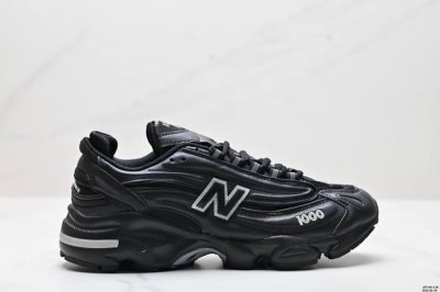 公司级新百伦New Balance 1000 系列低帮复古老爹风休闲运动跑步鞋 New Balance 在不同配色上其鞋面材质呈现不同感觉，无论是运动风抑或是高
