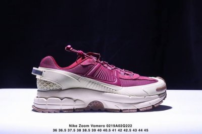 公司级正确版 耐克Nike Zoom Vomero Roam 马拉松复古跑五代休闲运动慢跑鞋 采用环保纤维革饰片组合网眼布鞋面材质 升级正确后跟Tpu加固 耐弯