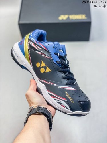公司级 尤尼克斯 Yonex 跑步鞋 羽毛球鞋Yy训练比赛球鞋网球 设计专业减震透气运动鞋 尤尼克斯球鞋系列包括羽毛球鞋 网球鞋 高尔夫鞋和室内运动鞋等多种类型