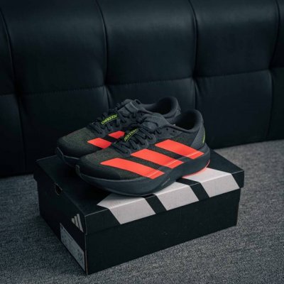 核心私 Adidas Adizero Evo Sl M 轻盈跑鞋耐磨减震专业跑步鞋 冲向目标，一路向前，不断挑战和突破自我无论是平时训练还是马拉松，让这款Adi