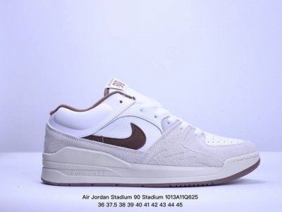真标air Jordan Stadium 90 Stadium Jordan Stadium 90充满了对tinkerhathield 原创设计的致敬，包括中足