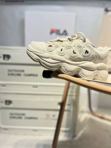 fila Fusion 斐乐 潮牌低帮运动休闲鞋 Filafusion主要以时尚运动文化 跨界联名为主 结合当下广受欢迎的滑板街篮 棒球、骑行等时尚运动 运用拼