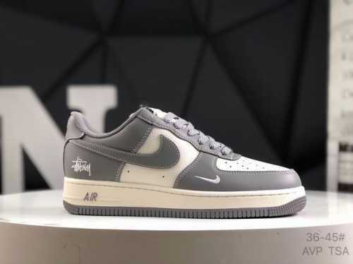 耐克 Nike Air Force 1 07空军一号低帮百搭休闲运动板鞋 柔软 弹性十足的缓震性能和出色的中底设计 横跨复古与现代的外型结合 造就出风靡全球三十