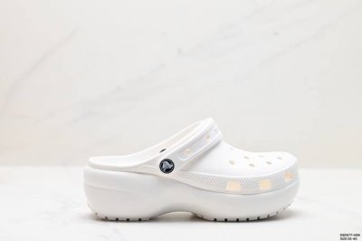 公司级卡骆驰crocs Classic Clog 卡骆驰全系列休闲沙滩洞洞拖鞋凉鞋 超轻croslite专利材料打造 鞋面更加耐用易清洗 该鞋款轻盈舒适 200