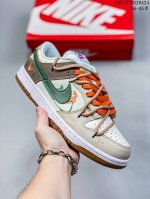 公司级！Futura X Nike Dunk Low Sb联名 解构绑带滑板鞋 这双鞋带系统延续了今年的代表性风格，搭配亮粉色鞋带，保持了 Dunk Sb Lo