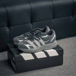 核心私 Adidas Lightblaze 阿迪透气跑步鞋 货号：Jq9972 尺码：40 40.5 41 42 42.5 43 44 45 46