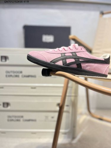 130 亚瑟士 Onitsuka Tiger Tokuten 复古低帮休闲跑鞋 tokuten的灵感来源于80年代的室内用鞋 t-Toe前足补强设计 室内鞋的橡