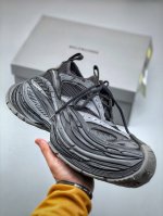 Balenciaga巴黎世家 platform 厚底系带 老爹鞋 17代黑灰独家工艺 夸张鞋型 超厚鞋底 同步原鞋 用一双 旧鞋 传递复古感 后侧板、翘起的鞋头