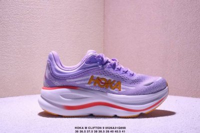 hoka One One M Clifton 9 机能缓震跑鞋 美国新兴跑鞋品牌 鞋面部分采用工程网眼面料 可以确保必要的透气性能 货号 1127895 尺码