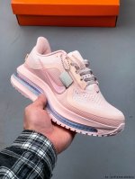 耐克Nike pegasus premium 减震防滑耐磨透气休闲跑步鞋 兼顾迅疾外观和稳固脚感 后跟覆面和中足动态支撑巧妙融合 缔造稳定顺畅的迈步体验 052