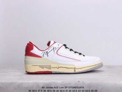 Air Jordan Aj2 Low Sp 经典解构防盗扣等元素 这双鞋还开创性的使用了透明材质来打造成中底粉化的效果相信即便是 Og 鞋头也会被这样的设计打动
