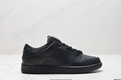 公司级耐克NIKE DUNK LOW RETRO 扣篮系列复古低帮休闲运动滑板板鞋 货号:FJ1674-001 尺码:36 36.5 37.5 38 38.5