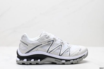 公司级Xt-Quest Advanced Beige “ 萨洛蒙 探索者系列户外越野跑鞋 410523 26鞋面采用Sensifit贴合技术 全方位贴合包裹脚型