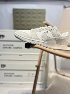 古驰 X Nike Sb Dunk Low 大厂出品 极力推荐 新配色 原装头层材料 独家版型蒸餾加工 帶來的是更好的视觉和脚感体验 大厂纯原品质出货 清洁度