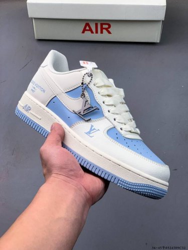 原楦数据纸版 采用硬质优质皮革鞋面材质 内置全掌Air Sole气垫 耐克 Nike Air Force 1 Low 空军一号低帮百搭休闲运动板鞋 052438