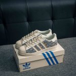 核心私 adidas Forum Low Cl三叶草低邦 经典魔术贴复古板鞋 男女潮流头层皮休闲鞋 货号 Bz2525 尺码 36 36.5 37 38 38.