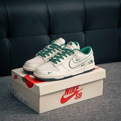核心私 Nike Dunk 全套原楦原模倾力打造完美版型 独家原厂航空铝磨具打磨大底 鞋头坡度极致还原 无解鞋型 原盒原配 圈内天花板工艺 原厂冲刀 超高清洁度
