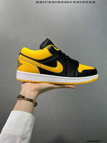 160 air Jordan 1 Low ”Lsland Green“ 低帮 Aj1 乔丹1代 Aj1 乔1 低邦 黑白绿 乔丹篮球鞋系列 鞋身整体以白、黑、绿