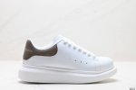 真标意大利高奢品牌Alexander Mcqueen亚历山大 麦昆 Sole Leather Sneakers低帮时装厚底休闲运动小白鞋 货号:553770 W