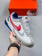 经典阿甘跑鞋诞生 50 周年纪念款，日式解构美学联名sacai X Air Zoom Cortez Sp 4.0”Grey White“B.4.0系列改良阿甘低