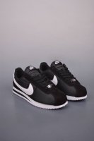 180 原装渠道订单 实体充正操作 Nike Classic Cortez Leather 秉承元年款经典风格 糅合防水鞋面设计 传统鞋带系统和覆面设计增强贴