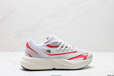公司级Adidas Lightblaze 舒适防滑 新款阿迪达斯低帮跑步鞋 极致轻盈的Lightweight Upper设计 带来近乎裸足的舒适体验 中底采用尖