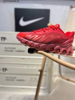 Nike Air Max Dn8 全掌科技气垫 缓震运动跑鞋 Dn8的核心亮点在于其八腔气垫结构 根据不同部位设定的气压值专为行走设计 提供卓越的舒适感 鞋面的