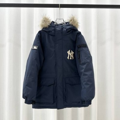 【代购级】590 ｜Mlb纽约洋基队 徽标毛领工装/羽绒服 产品配色：黑色，绿色，藏青，白色 尺码：Xs ，S ，M ，L ，Xl ，Xxl 描述： Mlb是韩