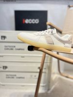 ecco爱步男鞋轻便透气舒适耐穿 亲肤吸汗舒适内里 防滑防磨 持久干爽 简约粗绳系带 穿脱更加方便 柔韧防滑大底 鞋底立体凹槽 凹凸花纹加持 增强防滑减震性能