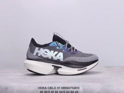 公司级hoka 霍卡 Hoka Cielo X1 竞速跑鞋 外观整合hoka 顶尖碳板技术、中底泡棉科技和几何学，设计符合自然步态的不对称鞋面和鞋底结构，专为精