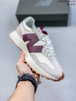 New Balance 新百伦 采用翻毛皮及染色牛津布料拼接构成，中底高弹eva发泡材质加持满丁防滑橡胶外底上世纪 70 年代的意大利街头风格nb新百伦new