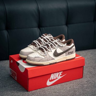 核心私 Nike Dunk 全套原楦原模倾力打造完美版型 独家原厂航空铝磨具打磨大底 鞋头坡度极致还原 无解鞋型 原盒原配 圈内天花板工艺 原厂冲刀 超高清洁度