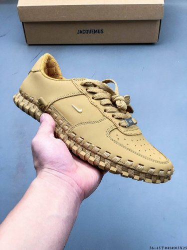Jacquemus X Nike J Force 1 Low 防滑耐磨低帮 运动休闲鞋 欧美走秀款英伦复古 翘式鞋头设计，响应灵活，保护脚趾。采用经典鞋型，融入