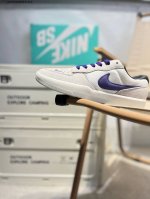 耐克Nike Sb Force 58 运动滑板鞋。这是一款将前沿创新带入街头的单品，它具有硫化杯底，具有出色的耐用性和灵活性。使用柔软皮革和帆布拼接，在饰面上放
