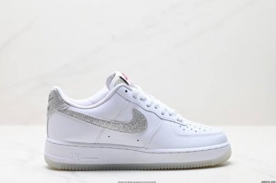 公司级Nike Air Force 1‘07 Lx 原楦头原纸板 打造纯正低帮空军版型 专注外贸渠道 全掌内置蜂窝气垫 原盒配件 原厂中底钢印、拉帮完美 货号: