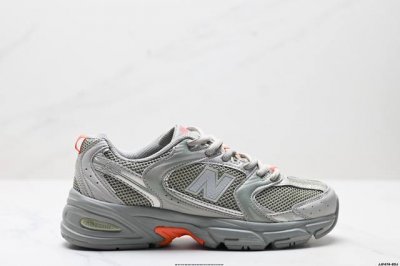公司级新百伦 Nb530 New Balance 530 复跑古鞋Nb530这鞋双确实是Nb家经复典古款式之一，以全科新技诠释，成打功造530鞋款。鞋面保在持5