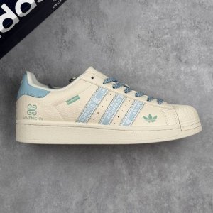 本地 核心私 Givenchy X Adidas Original Gazelle Indoor 纪梵希 X 阿迪达斯 低帮 联名米白蓝 贝壳头防滑耐磨轻便板鞋
