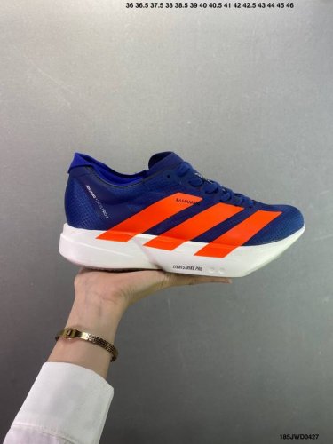 公司级Adidas Adizero Adios 4 M 阿迪超轻透气缓震跑鞋 整体外观造型与Adizero Adios pro Evo 1非常相似 中底配置方面