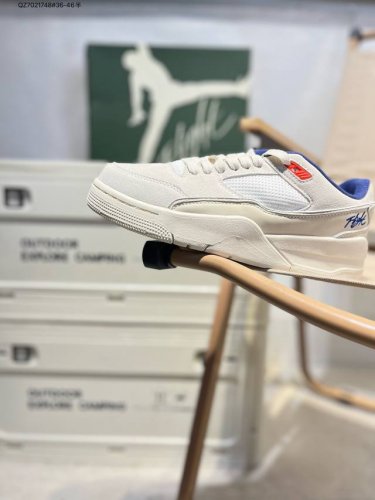 耐Nike Air Jordan 4 Retro Og 中帮 迈克尔 乔丹Aj4代乔4 复古休闲运动文化篮球鞋。秉承轻量化的速度型篮球鞋设计思想完成设计，降低重