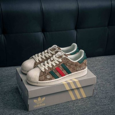 核心私 阿迪达斯Adidas三叶草 Originals Superstar贝壳头系列低帮经典百搭休闲运动板鞋 货号 Sd6807 尺码 36 36.5 37.5
