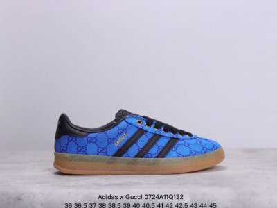 公司级adidas X Gucci 重磅联名 三叶草logo与标志性三条杆为设计元素 将其与独属于的gucci 双方选择adidas Originals经典鞋型