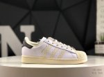 真标带半码Adidas Originals Superstar 贝壳头板鞋 货号：Id4675 采用软质纤维牛剖革鞋面材质 改良全包围鞋垫 正确鞋底模具及扇贝头
