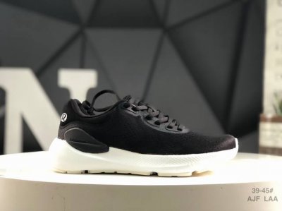 260 Lululemon W Blissfeel Run Low 露露乐蒙 健身运动休闲鞋 说到运动健身，一身专业的装备自然必不可少，尤其对于小姐姐，那就不得