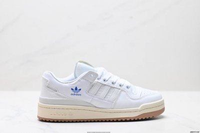 真标Adidas Forum Low Cl三叶草低帮 经典魔术贴复古板鞋 男女潮流头层皮休闲鞋 官方货号:Ig3900 尺码:36 36.5 37 38 38.